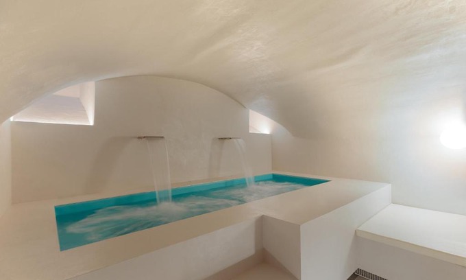 Rione VII Regola Apartment | Design apartment with private pool in Campo dei Fiori