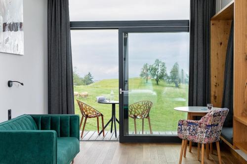Lochau Ski Chalet | Design-Chalet mit Teilseeblick, Pool, Spa & Restaurant