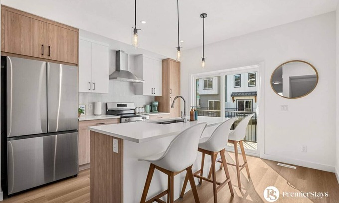 Springbank Hill House | Designer-Inspired Home » King Bed » Garage » AC #21