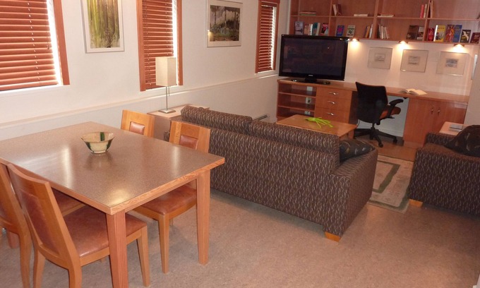 Kitsilano Apartment | Designer Suite In The Heart Of Kitsilano.