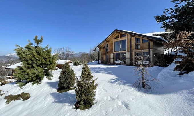 Les Carroz-d'Araches Ski Chalet | Detached chalet for 8, modern decor, near center and lifts, southwest terrace