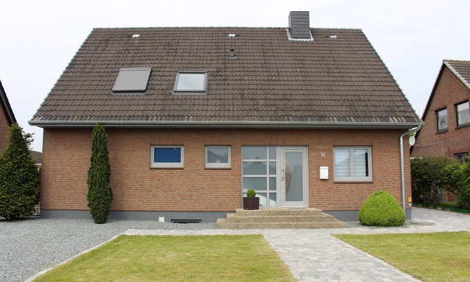 Landkirchen House | Detached holiday home, bright and friendly, large garden in the heart of the island