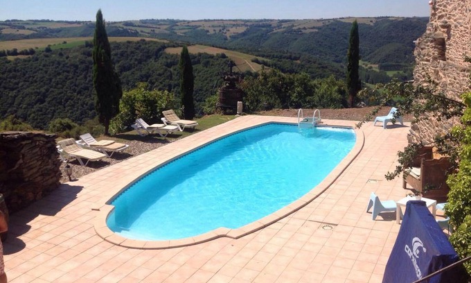 Courris Cottage | Detached house for 12 people, 30 minutes from Albi. Weekend from 4 to 6/07 still available!