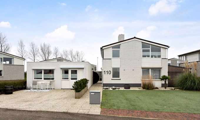 Kamperland Villa | Detached luxury beach house. various terraces and winter garden