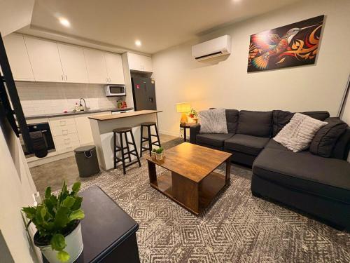 Devonport Apartment | Devonport CBD Modern Loft