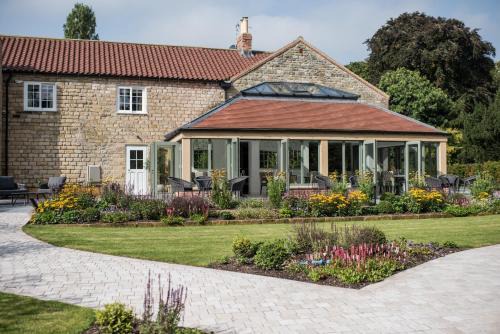 Kirby Misperton Hotel | Dewars Restaurant and Rooms