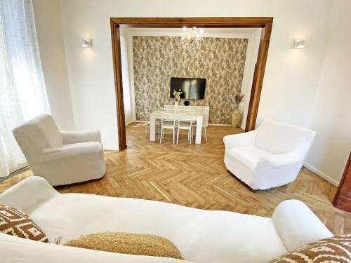 Reggio nell'Emilia Apartment | Dhouse antichità all'avanguardia