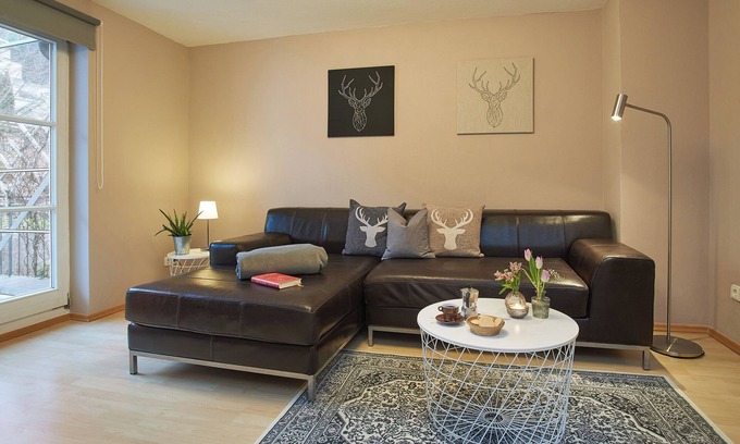 Riedenburg Apartment | Die Ferienwohnung No2 im 1. Obergeschoss mit Blick auf Riedenburg und Rosenburg