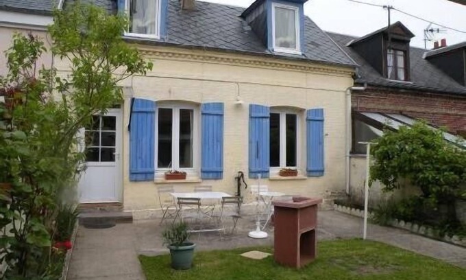 Dieppe House | DIEPPE house with exposed garden facing SOUTH, the sea is 500 m