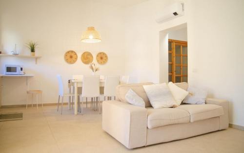 Torpe Apartment | Dimora Moderna nella Natura - 5min Spiaggia Budoni