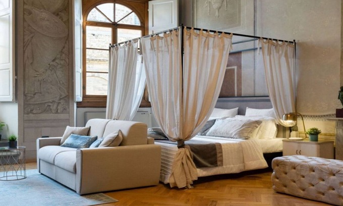 Santissima Annunziata Apartment | DINE BENEATH ORIGINAL FRESCOES HISTORICAL FLORENTINE BUILDING DATING TO 15THCENT