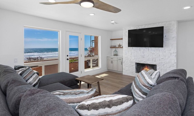 Imperial Beach Condo | Direct Oceanfront 2 Bedroom 2 Bathroom on the 1st Floor
