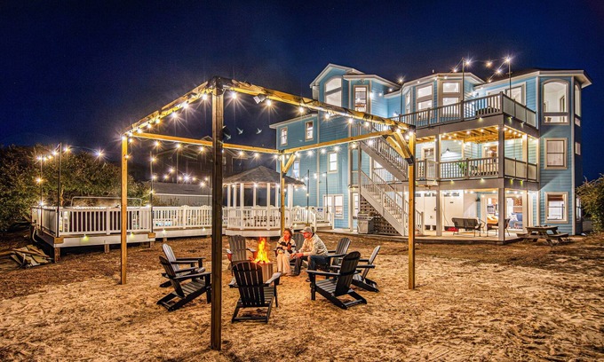 Carova Beach House | Discount Oct/Nov Htd pool/hotub, firepit oceanview, Wild Horses, 6 bed 7 baths