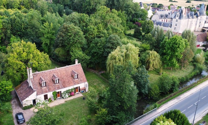 Fougeres-sur-Bievre House | Discover the 6 good reasons to choose this Gîte, Châteaux Loire, 8 pers 3 *