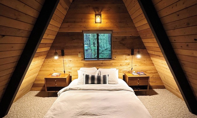 Skykomish Cabin | Discover Nature's Beauty at Foss Haus A-Frame Cabin: Hikes & River Access Await