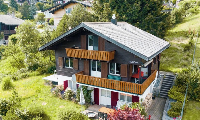 Amden Apartment | "Discover Tranquil Comfort in the Heart of Scenic Amden"