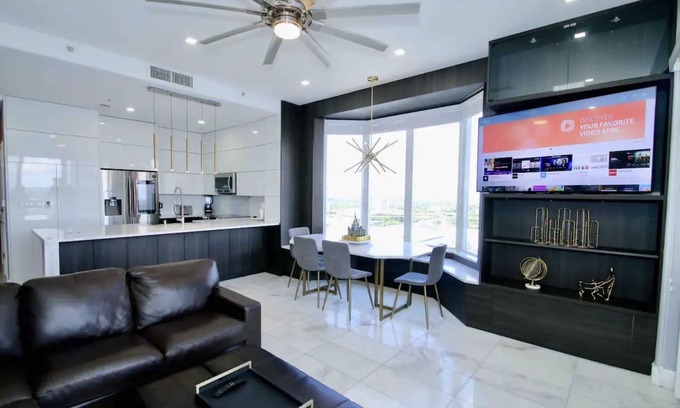 Florida Central Atlantic Coast Condo | 🎆DISNEY Fireworks Direct View PH On Lake 10 Minutes from WDW