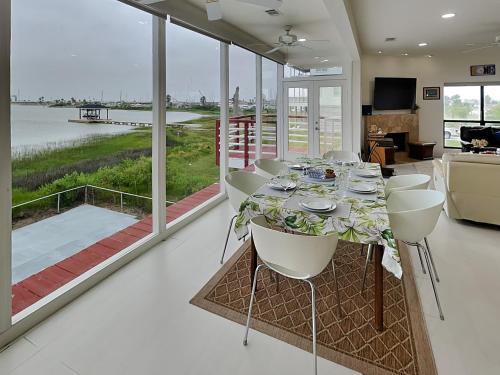 Galveston House | Dock Of The Bay