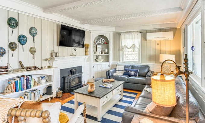 Bristol House | Dock, Sunrise View Waterfront Home on Mt Hope Bay