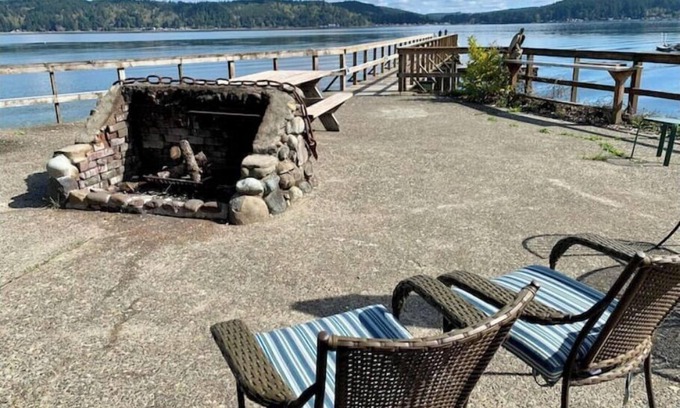 Union Apartment | Dockside ~ Private Waterfront Paradise