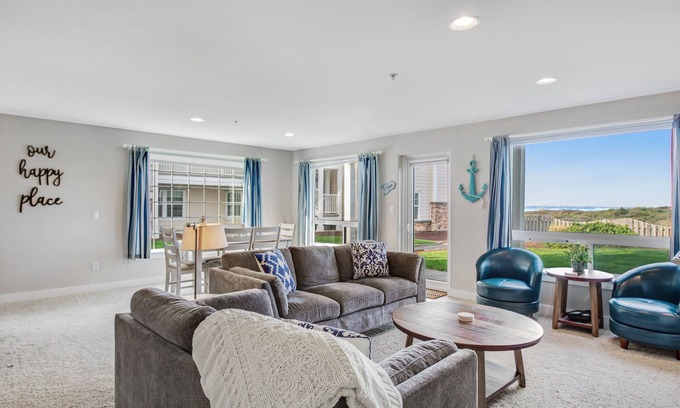 Westport Condo | Dog-Friendly Beach Condo W/Shared Pool, Hot Tub, Gym, Free WiFi & Patio