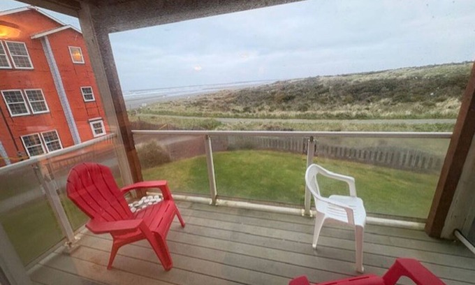 Westport Condo | Dog-friendly Beach Condo in wonderful Westport with fitness room, pool and more