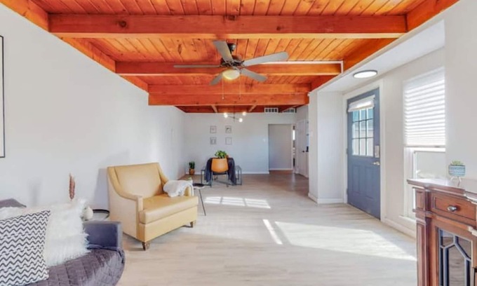 Pueblo Alto Apartment | ⟫ Dog Run & Courtyard 2 Bedroom Apt w/King Bed W&D