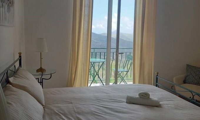 Isnello Apartment | Dolce-Vista, Spacious 3 Bed Apartment with Panoramic Views