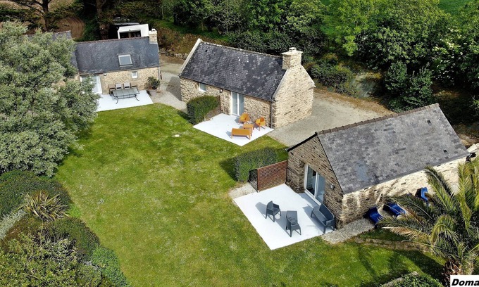 Plouguin Cottage | Domaine des Abers*covered, heated swimming pool close to the sea.