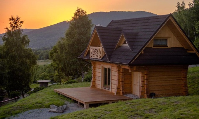 Jugow House | Domek Wilk w Górach Sowich