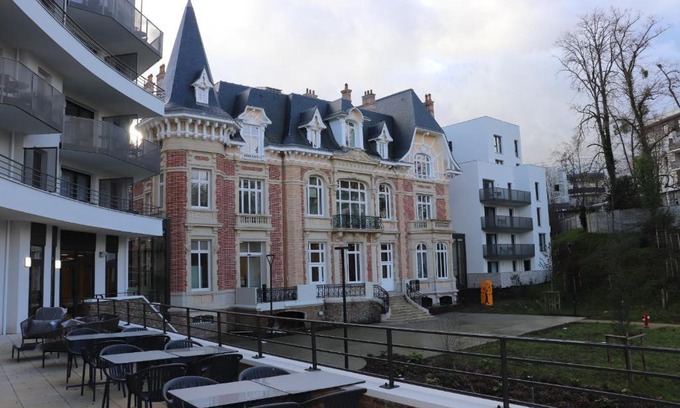 Poissy Apartment | DOMITYS Résidence services seniors LE PARC DES AUBIERS