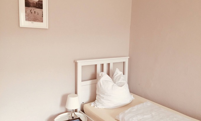 Borken Apartment | Doppelzimmer Altenburg mit Gemeinschaftsbadezimmer, Max. 2 Personen