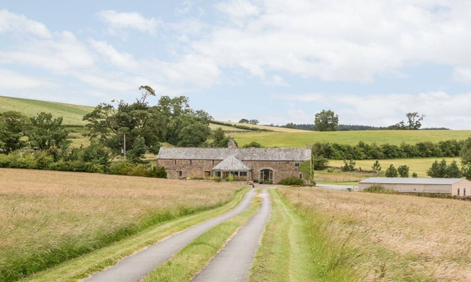 Bretherdale Apartment | DOROTHY BARN, family friendly, with open fire in Crosby Ravensworth