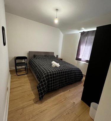Manchester House | Double bed D2 Greater Manchester