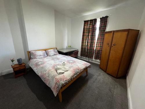 Salford House | Double-Bedroom in the Heart of Salford Manchester Perfect for Short Stays GCSW3