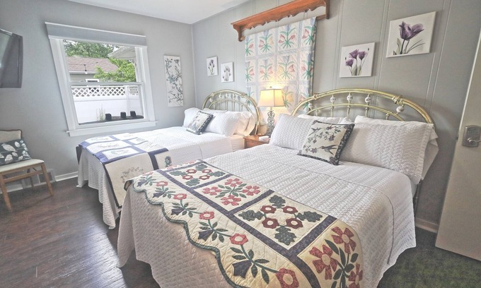 Frankenmuth Bed & Breakfast | Double Double in Bed & Breakfast - And a Hot Tub!