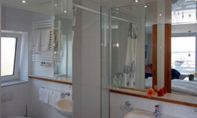 Helgoland House | Double room. Balcony. Lake view - House Hanseat