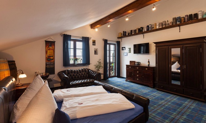 Hopfen am See Apartment | Double room "Scottish Whisky" in the Vitusfort house