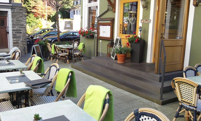 Monschau Hotel | Double room, shower (shared toilet) - Hotel Alt Montjoie
