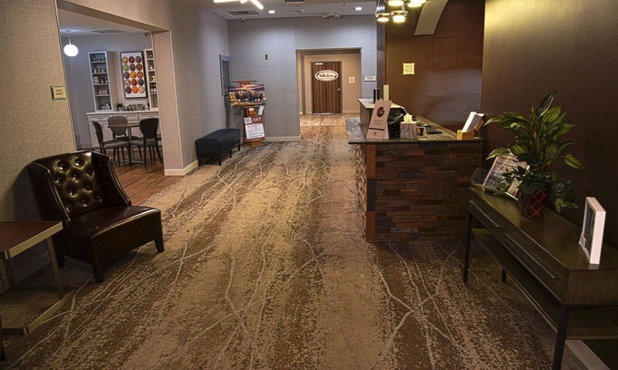 Helena Hotel | DoubleTree by Hilton Helena Downtown