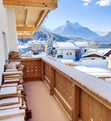 Medraz Ski Chalet | Doug's Mountain Getaway - 'Exclusive Mega Chalet'
