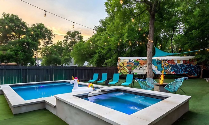 Govalle House | Downtown Austin Oasis w Pool & Hot Tub—Sleeps 16