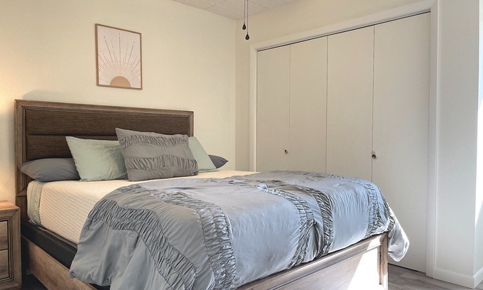 Cody House | Downtown Cabin- pet friendly, walking distance to Mentock Park