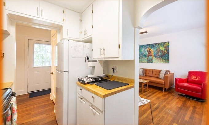 Durham House | DownTown-Fenced-Medical-Work Stay Perfect-BlazingWifi-