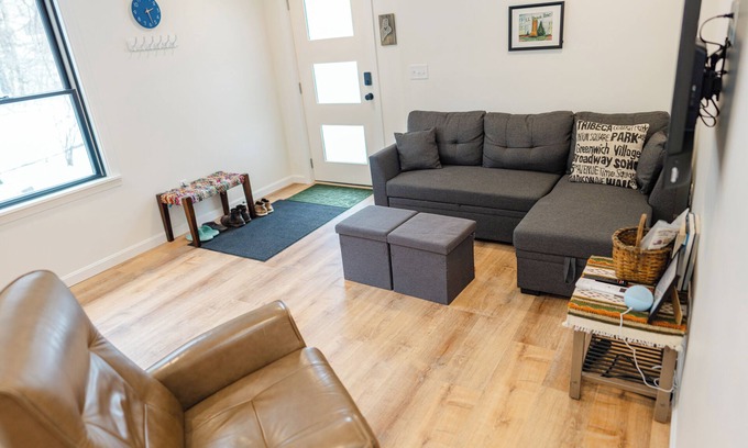 Freeport House | Downtown Freeport Barn'acle