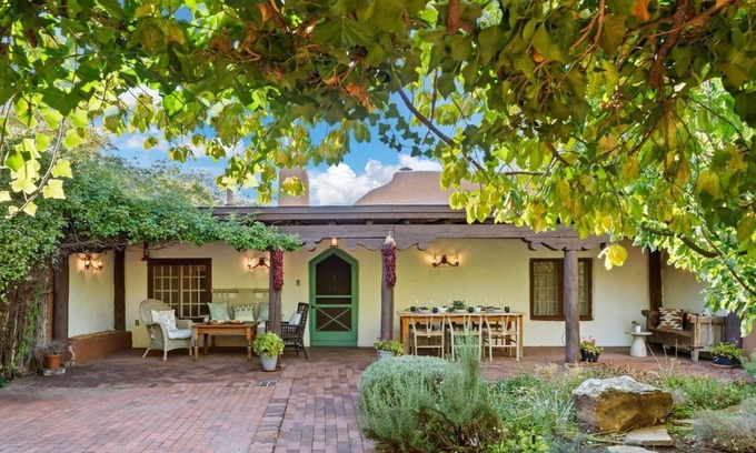 Downtown Santa Fe House | Downtown Historic Retreat w/Casita
