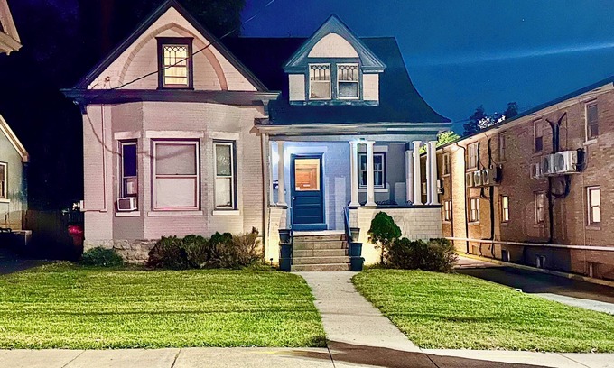 Downtown House | Downtown Private Home near Woodland Park Lex.Ky - 30 day min - 365 day stay