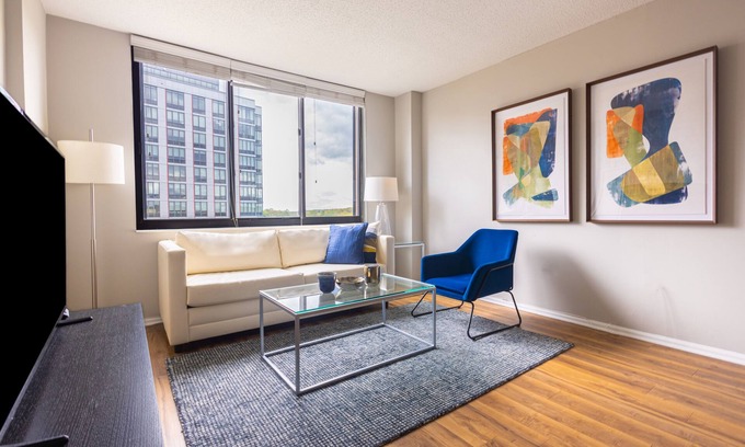 White Plains Apartment | Downtown White Plains 1 Bedroom - Commute to NYC