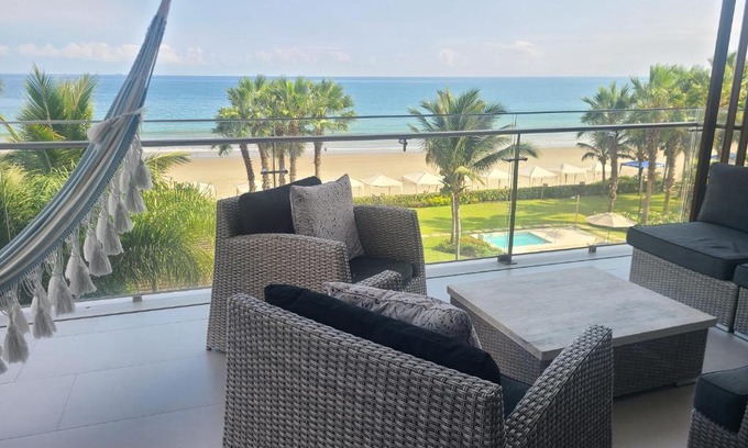 Punta Blanca Apartment | Dpto de lujo, nuevo, al pie del mar, 4 dormitorios