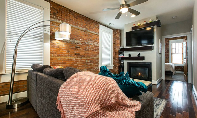 Dubuque Apartment | Drake House: City View (Private Hot Tub)